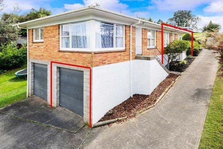 Photo of property in 1/58 Arran Road, Browns Bay, Auckland, 0630