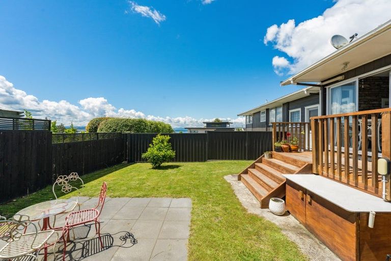 Photo of property in 11 Besley Place, Acacia Bay, Taupo, 3330