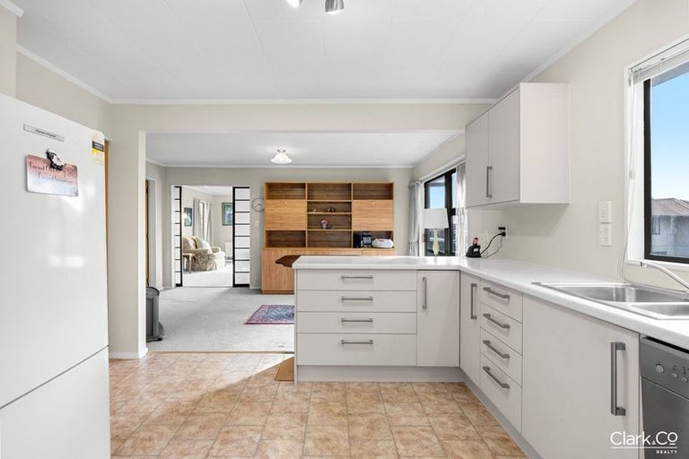 Photo of property in 8/24 Acheron Road, Paremata, Porirua, 5026