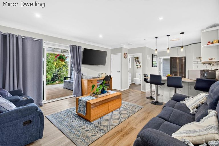 Photo of property in 3 Huruhuru Road, Massey, Auckland, 0614