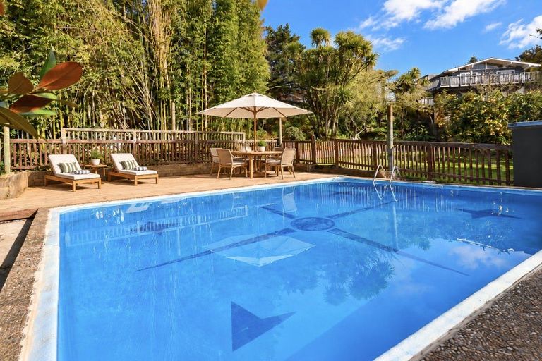Photo of property in 18 Totara Drive, St Andrews, Hamilton, 3200
