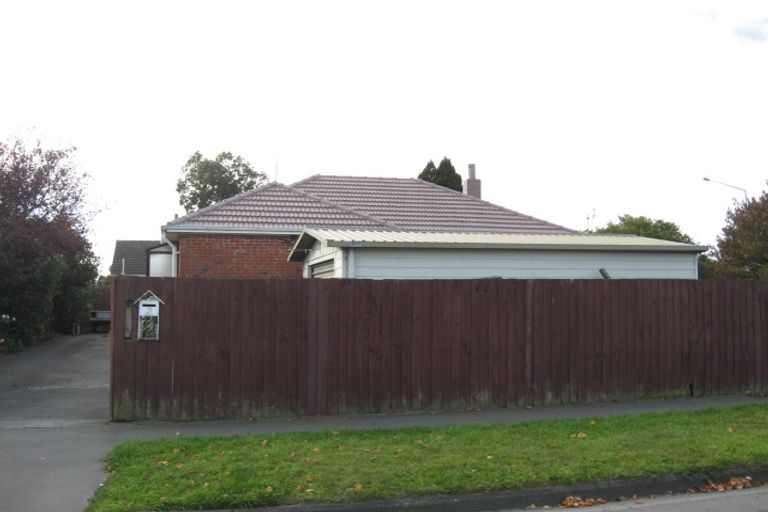 Photo of property in 2 Tensing Place, Sockburn, Christchurch, 8042