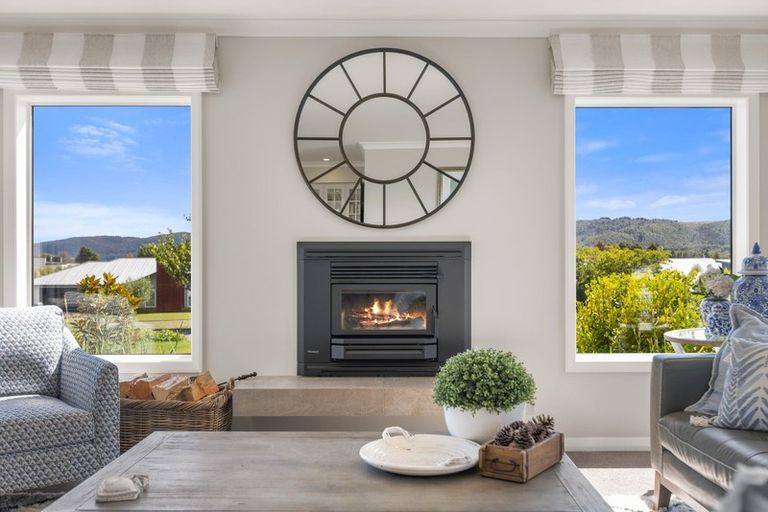 Photo of property in 13 Kestrel Lane, Kinloch, Taupo, 3377