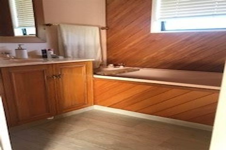 Photo of property in 93 Royal Park Drive, Parklands, Christchurch, 8083