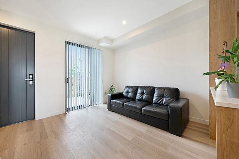 Photo of property in 90 Tarapuka Road, Westgate, Auckland, 0814