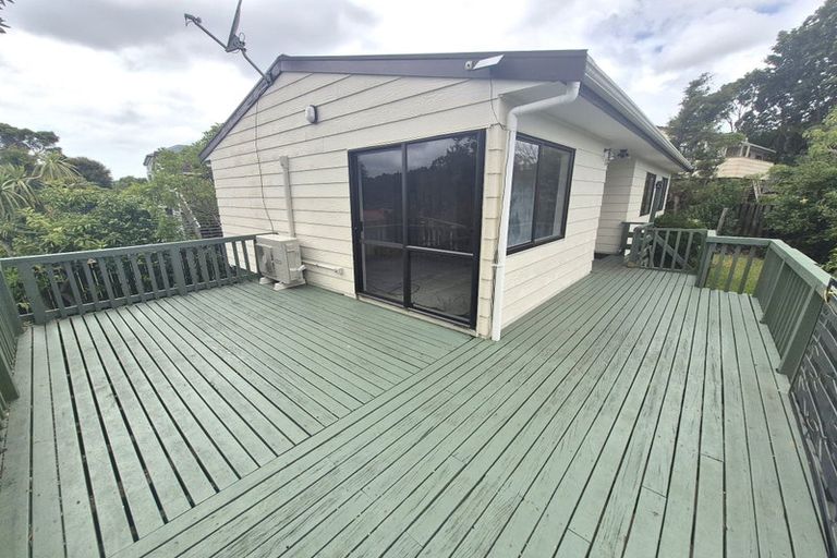 Photo of property in 1/33 Hale Crescent, Bayview, Auckland, 0629