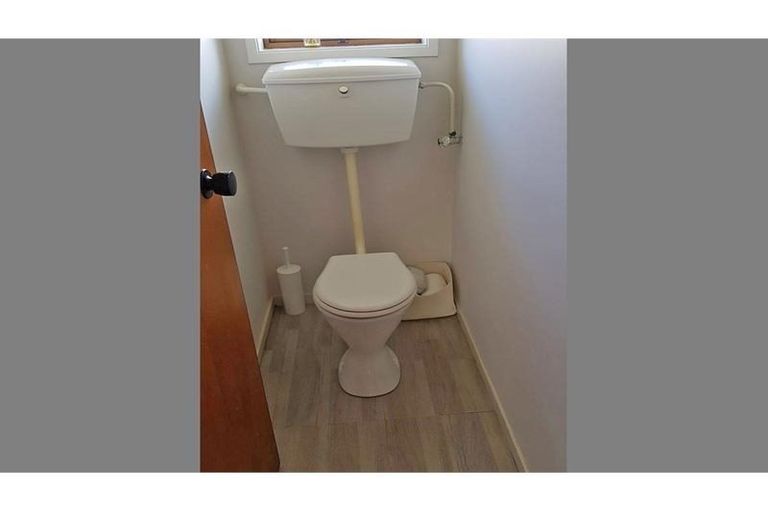 Photo of property in 1/54 Highland Park Drive, Highland Park, Auckland, 2010