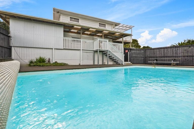 Photo of property in 34 Cyclarama Crescent, Massey, Auckland, 0614