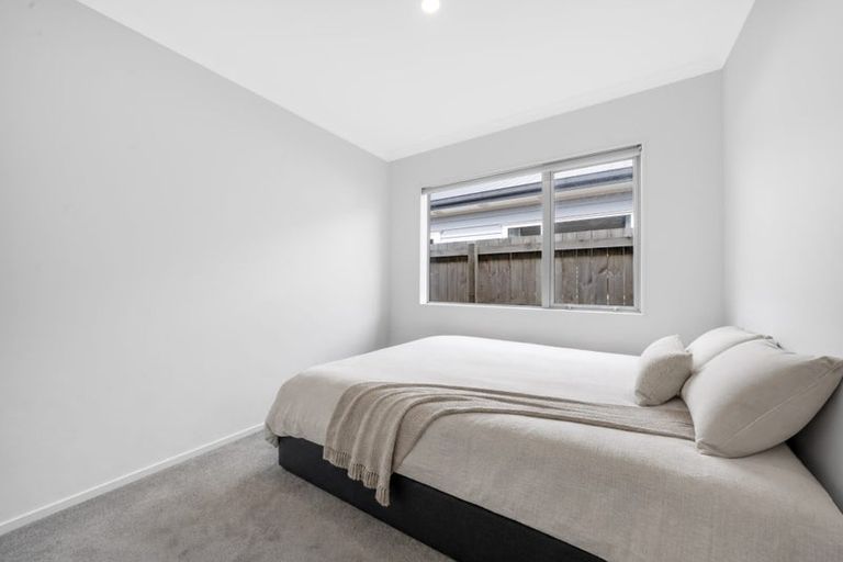 Photo of property in 16 Kutukutu Street, Takanini, 2112