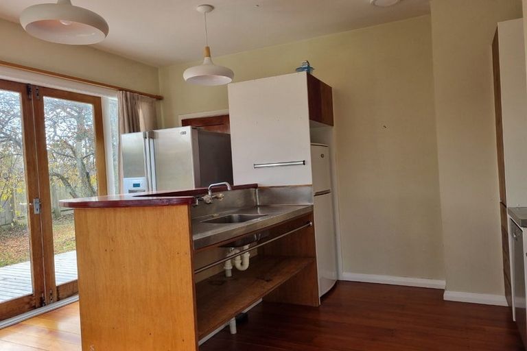 Photo of property in 24 Weld Street, Martinborough, 5711