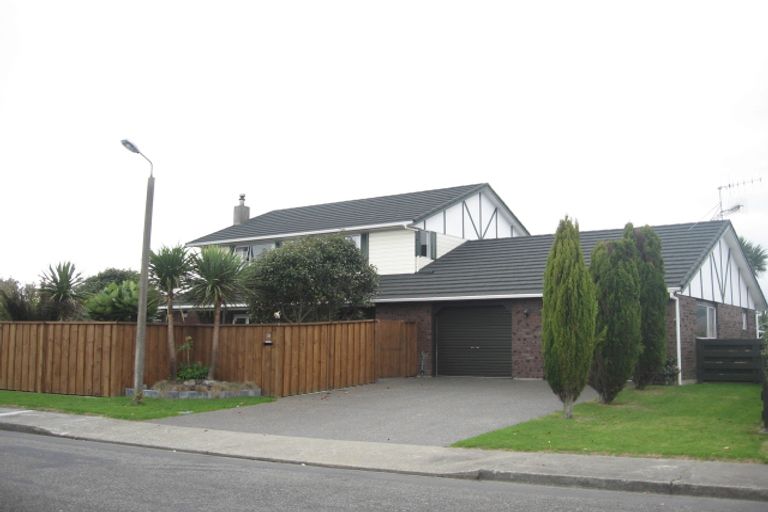 Photo of property in 18 Anaru Street, Raumati Beach, Paraparaumu, 5032