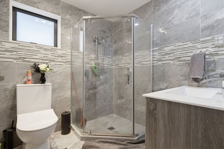 Photo of property in 56a Cambridge Terrace, Papatoetoe, Auckland, 2025