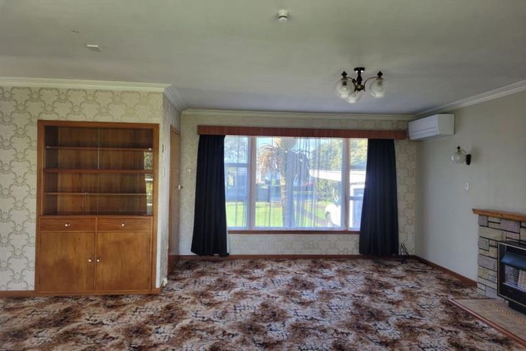 Photo of property in 31 Turakina Street, Merrilands, New Plymouth, 4312