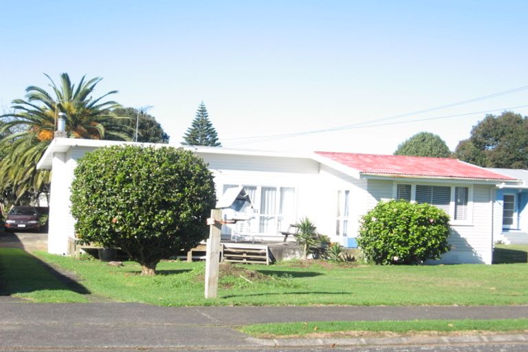 Photo of property in 3 Oxford Road, Manurewa, Auckland, 2102
