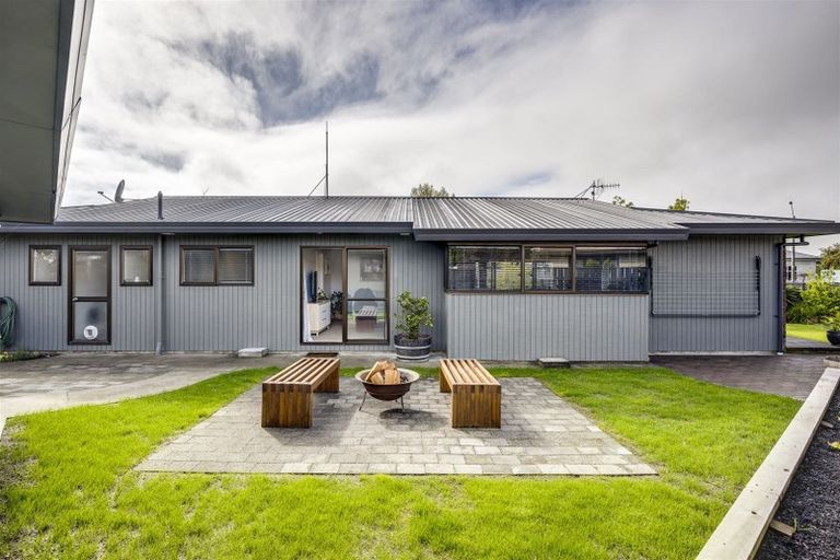 Photo of property in 14 Lamason Street, Greenmeadows, Napier, 4112