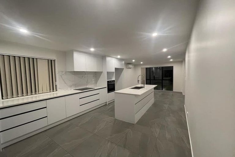 Photo of property in 74c Miller Road, Mangere Bridge, Auckland, 2022