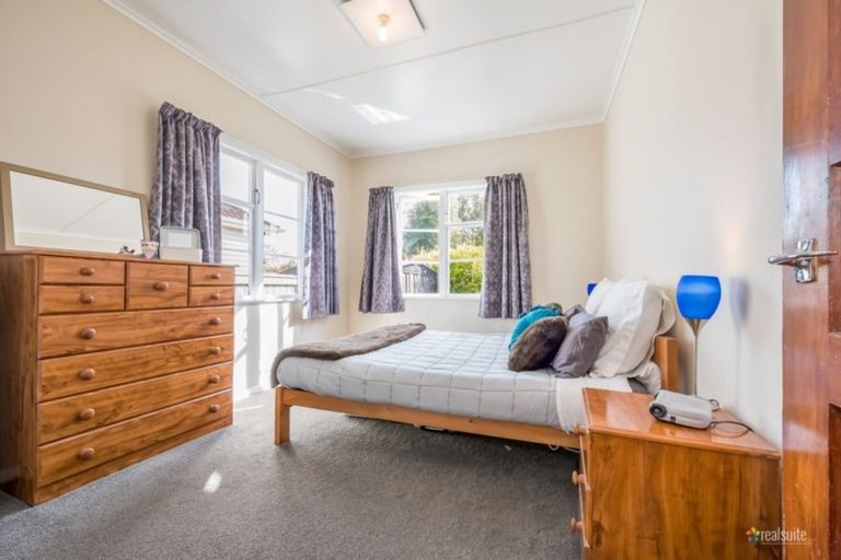 Photo of property in 65 Naenae Road, Naenae, Lower Hutt, 5011