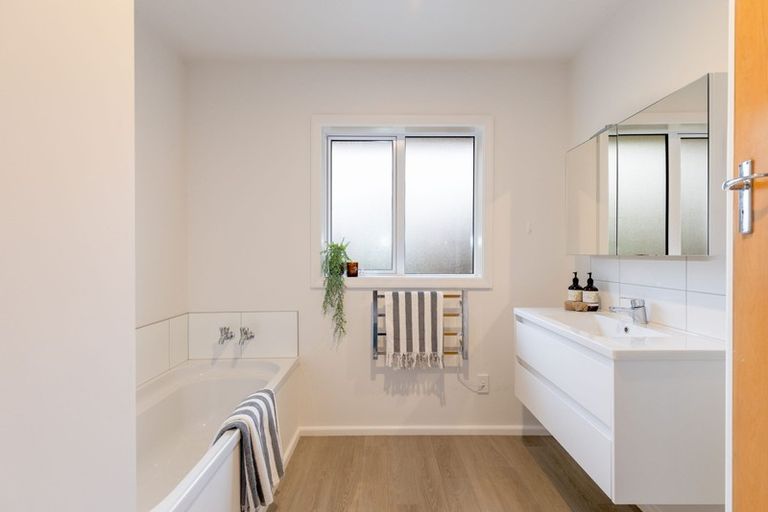 Photo of property in 27 Bourne Crescent, Papanui, Christchurch, 8053