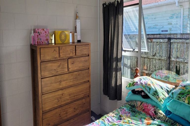 Photo of property in 24 Maire Street, Inglewood, 4330