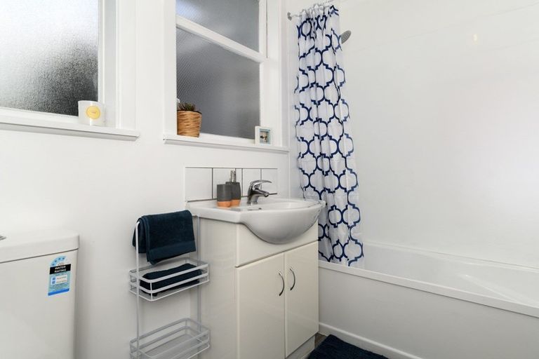 Photo of property in 90 Bellevue Road, Brookfield, Tauranga, 3110