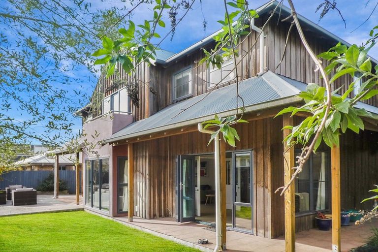 Photo of property in 21 Winton Street, St Albans, Christchurch, 8014