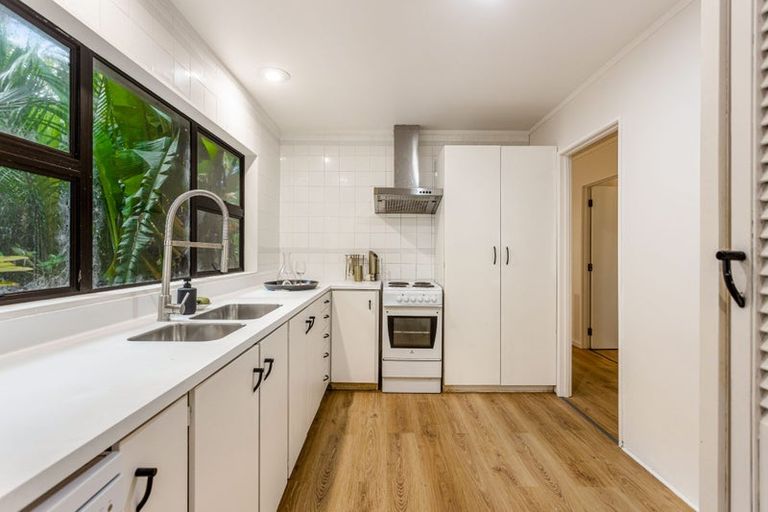 Photo of property in 56 Tanekaha Road, Titirangi, Auckland, 0604