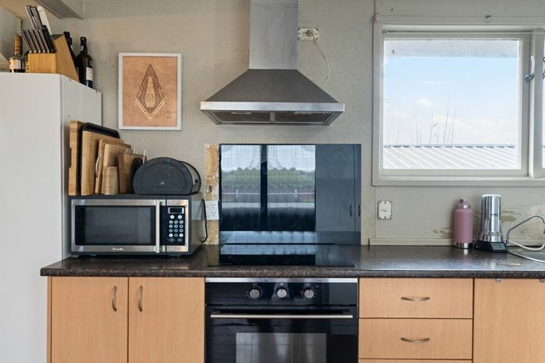 Photo of property in 39 Blake Road, Mangere East, Auckland, 2024