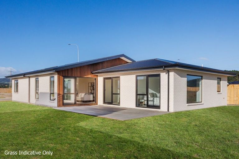 Photo of property in 75 Atlantic Drive, Fitzherbert, Palmerston North, 4410