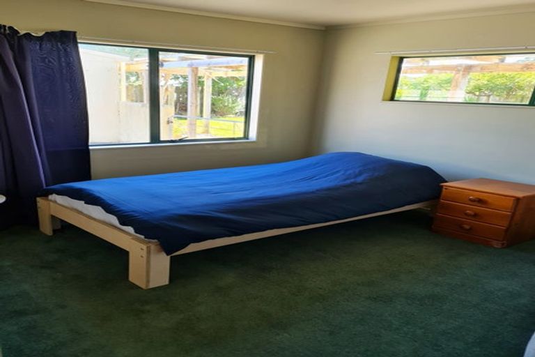 Photo of property in 8 Trig Hill Terrace, Waikanae Beach, Waikanae, 5036