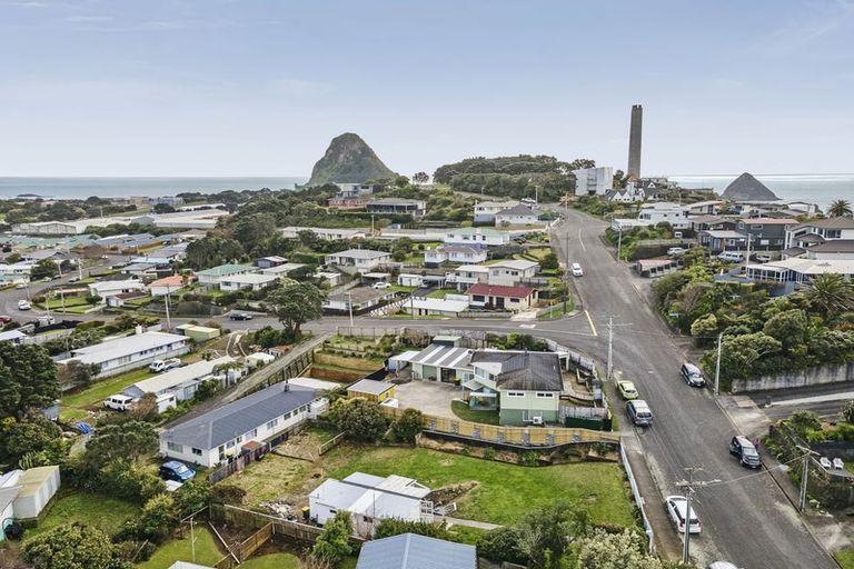 Photo of property in 3 Scott Street, Moturoa, New Plymouth, 4310