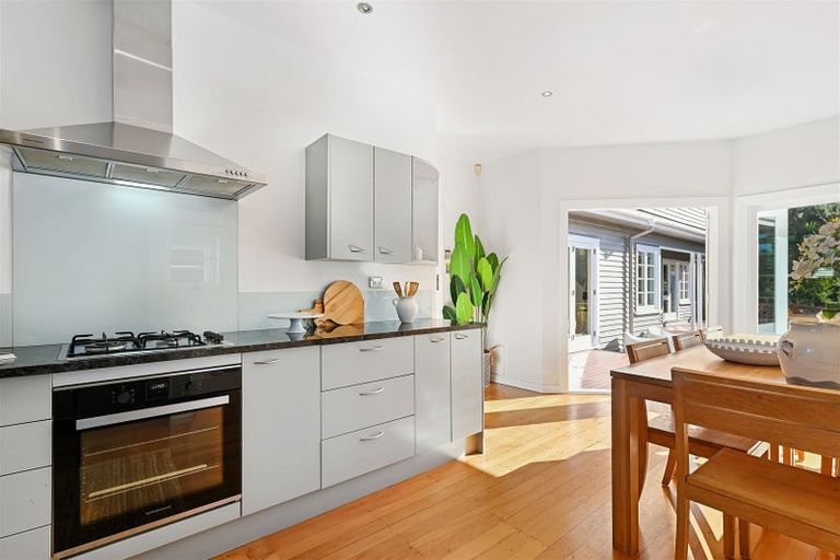 Photo of property in 35 Paparoa Street, Papanui, Christchurch, 8053