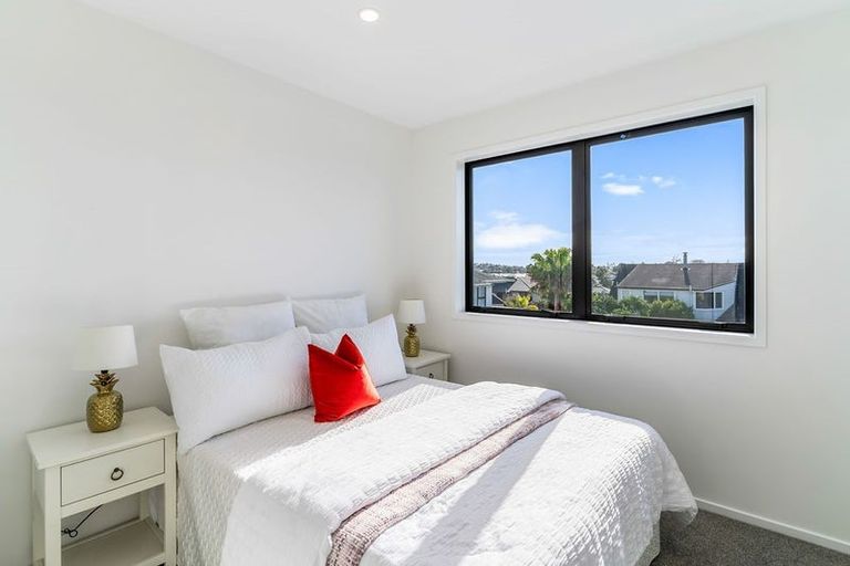 Photo of property in 19a Bradbury Road, Botany Downs, Auckland, 2010