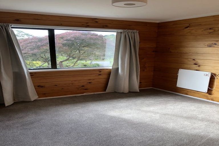 Photo of property in 15a Main Road, Tawa, Wellington, 5028