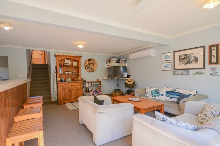 Photo of property in 52 Tikao Bay Road, Wainui, French Farm, 7582