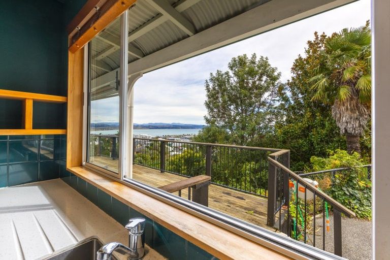 Photo of property in 23 Denholm Road, Hospital Hill, Napier, 4110