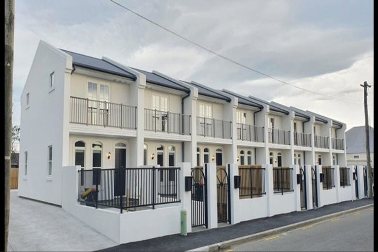 Photo of property in 4/12 Burke Street, Addington, Christchurch, 8024