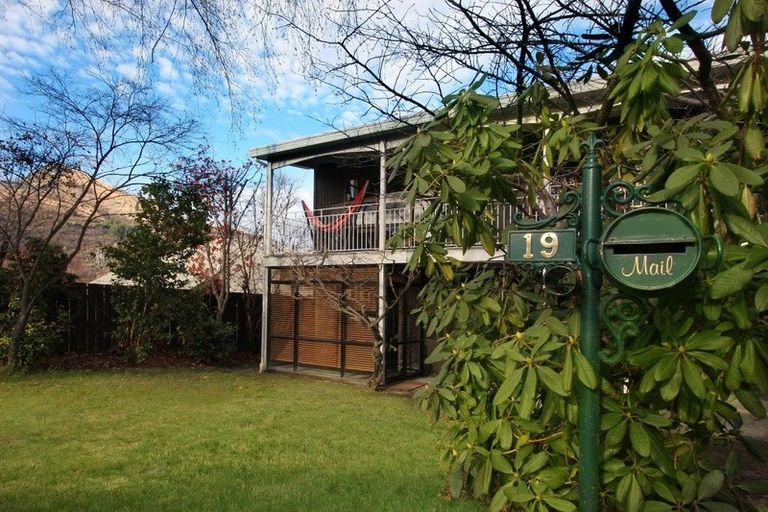Photo of property in 19 Hood Crescent, Arrowtown, 9302