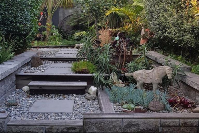 Photo of property in 131a Bucklands Beach Road, Bucklands Beach, Auckland, 2012