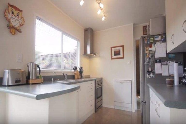 Photo of property in 68 Oreil Avenue, West Harbour, Auckland, 0618