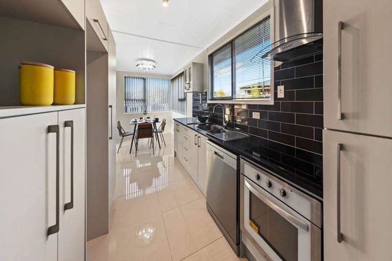 Photo of property in 8 Walden Place, Mangere East, Auckland, 2024