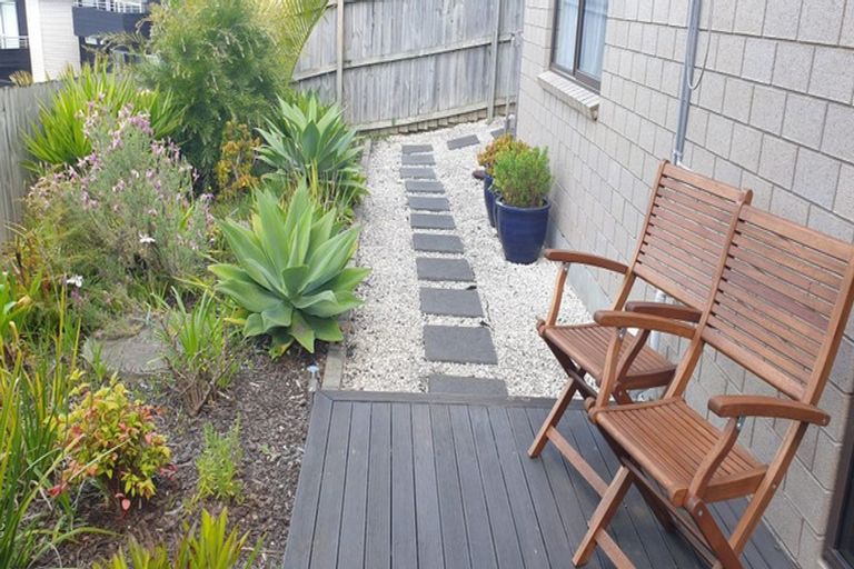 Photo of property in 87 Travis View Drive, Fairview Heights, Auckland, 0632
