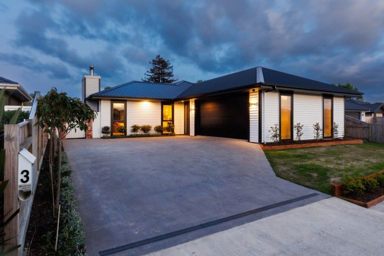 Photo of property in 3 Monarch Drive, Ashhurst, 4810