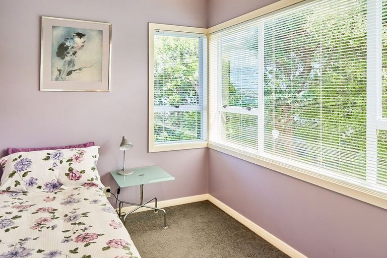 Photo of property in 102 Homebush Road, Khandallah, Wellington, 6035