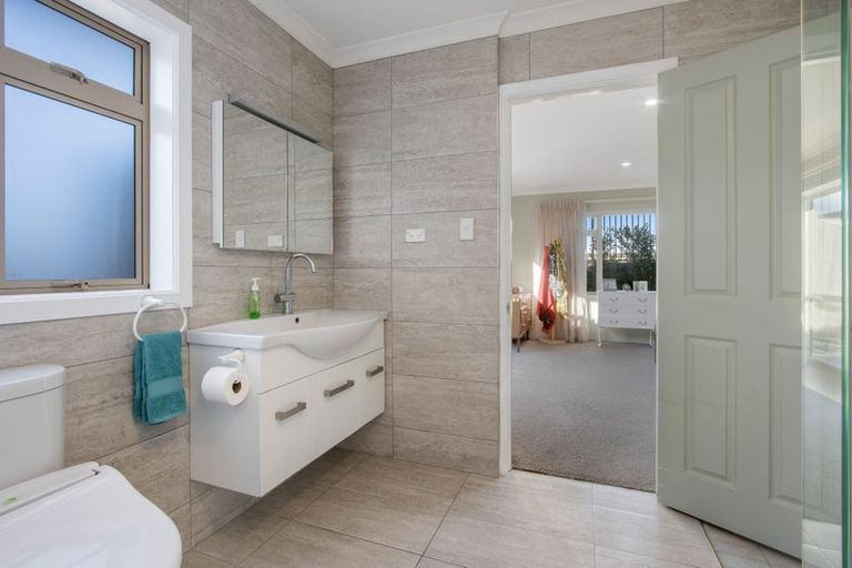 Photo of property in 32 Noble Johnston Drive, Katikati, 3129