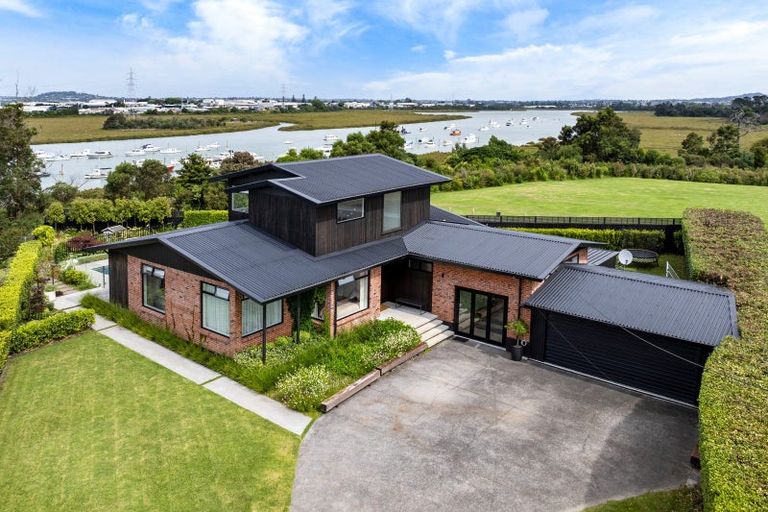Photo of property in 56 Covil Avenue, Te Atatu South, Auckland, 0610