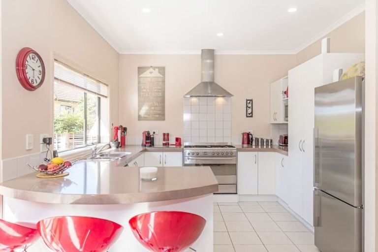 Photo of property in 46 Parkwood Crescent, Gulf Harbour, Whangaparaoa, 0930