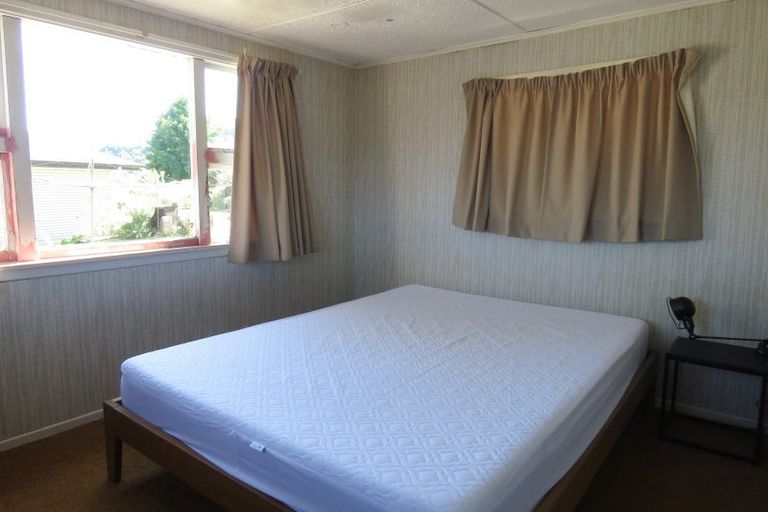 Photo of property in 8 Walsh Street, Reefton, 7830