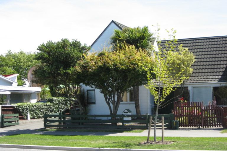 Photo of property in 5 Champion Street, Edgeware, Christchurch, 8013