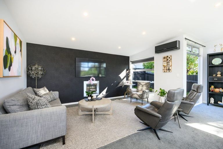 Photo of property in 1 Kensington Mews, Hokowhitu, Palmerston North, 4410