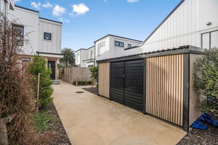 Photo of property in 16/10 Pascoe Avenue, Paremata, Porirua, 5026